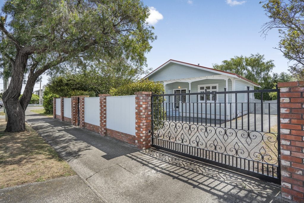 143 Cuba Street, Petone, Lower Hutt - Carousel 23