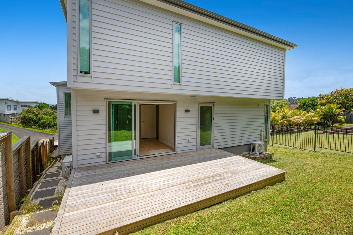 9A Schopolo Place, Schnapper Rock, Auckland - Carousel 1
