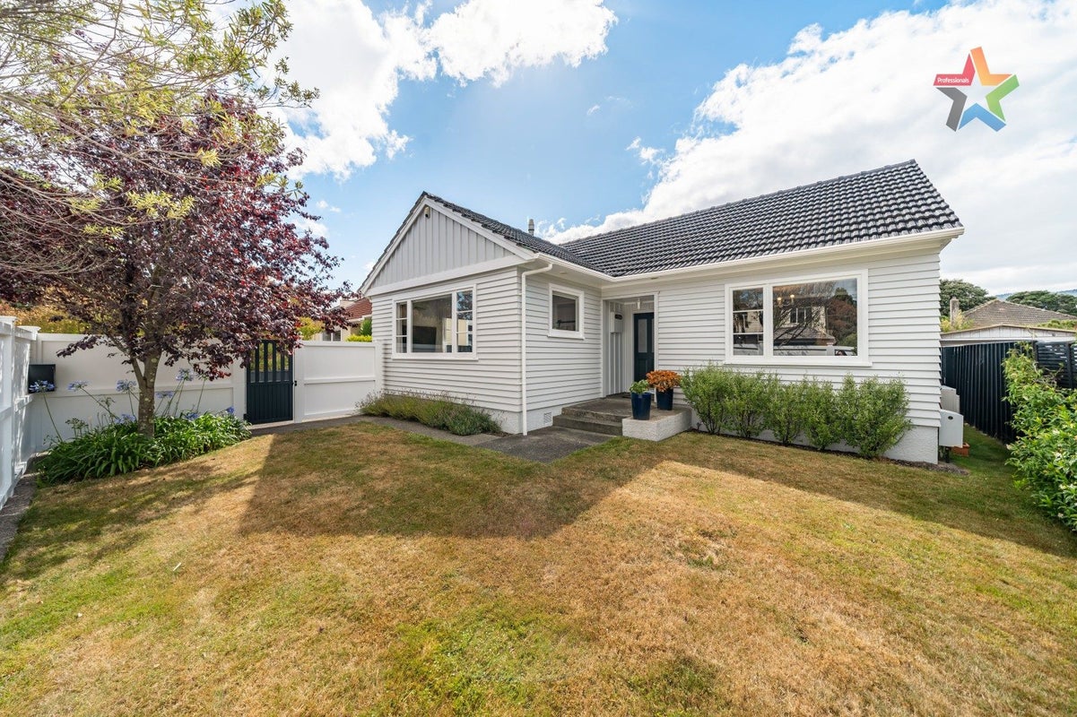 23 St James Avenue, Boulcott, Lower Hutt - Carousel 1