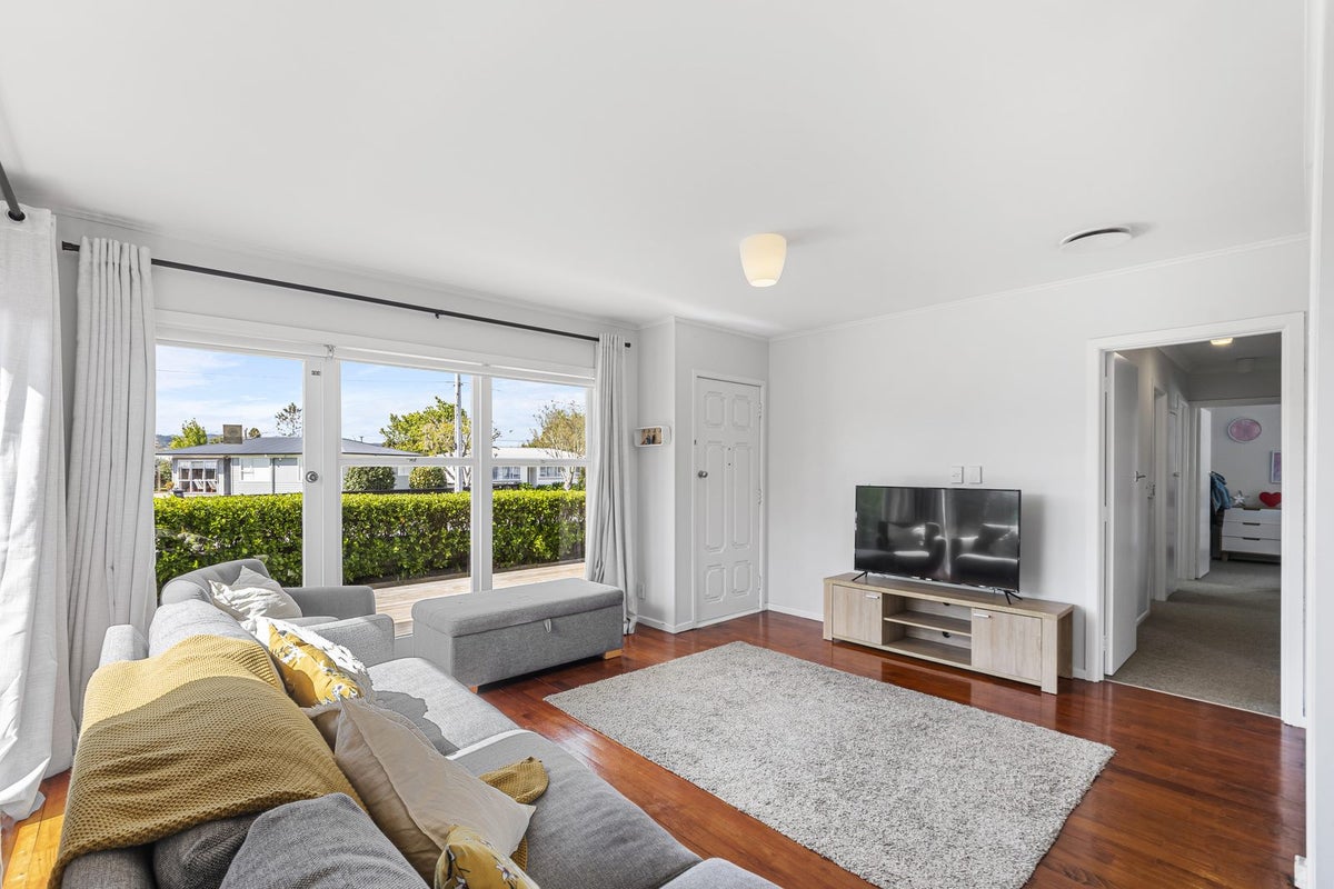 31 George Street, Papakura, Papakura - Carousel 2