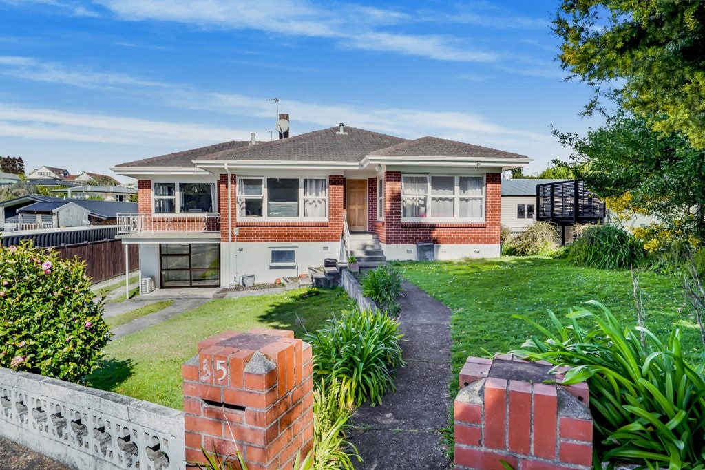 35 Hinton Avenue, Forest Lake, Hamilton - Carousel 1