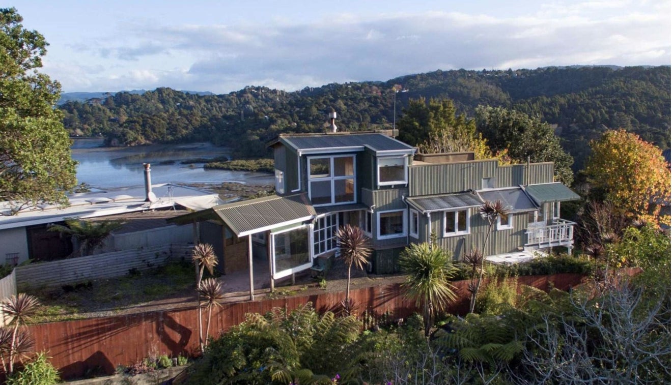 741 South Titirangi Road, Titirangi, Auckland - Carousel 1