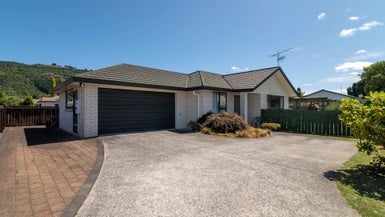 5 Ashmore Place, Fairy Springs, Rotorua - Carousel 1