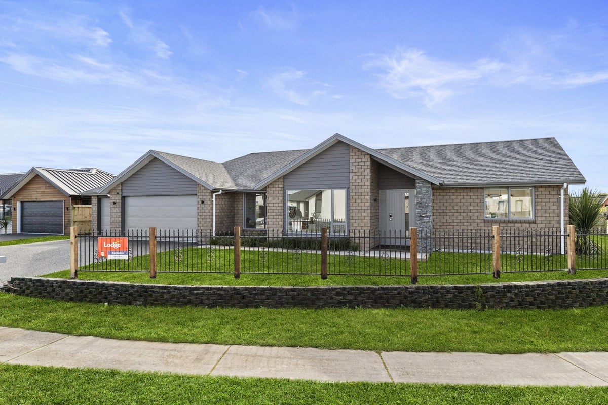 2 Sydney Place, Flagstaff, Hamilton - Carousel 23