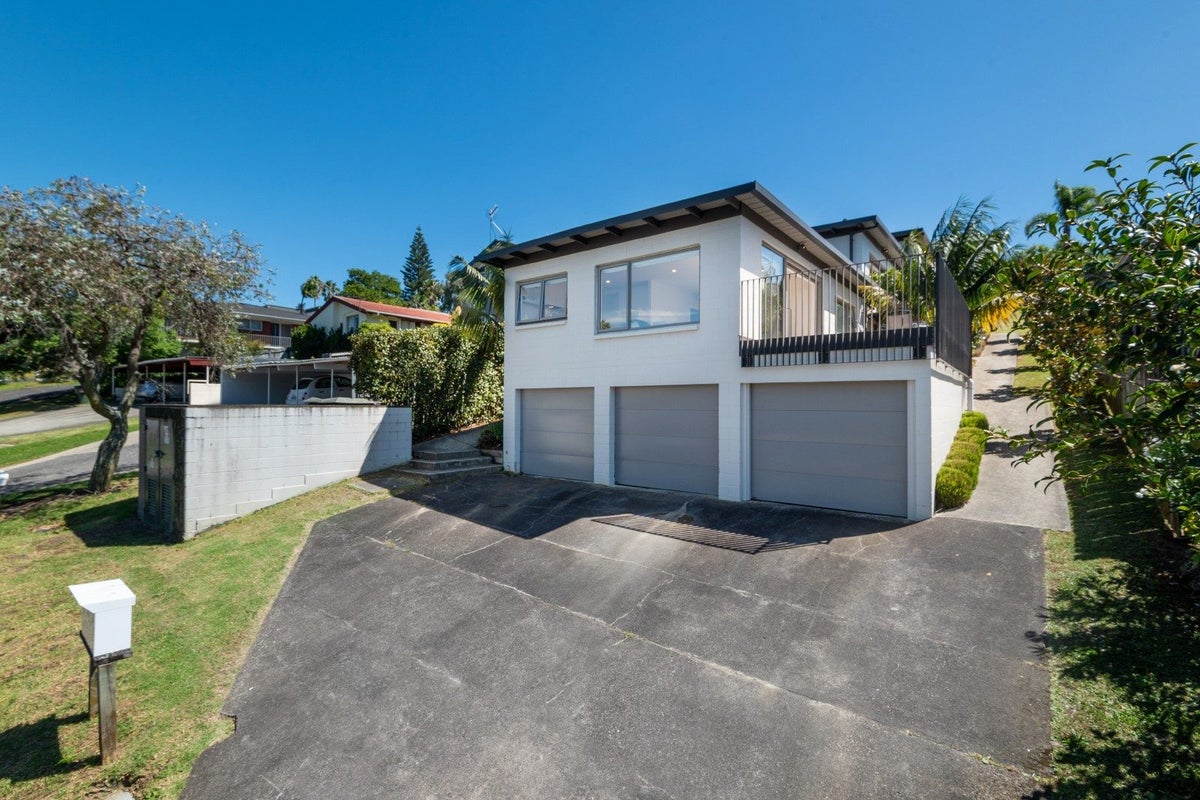 1/22 Don Croot Street, Western Springs, Auckland - Carousel 1