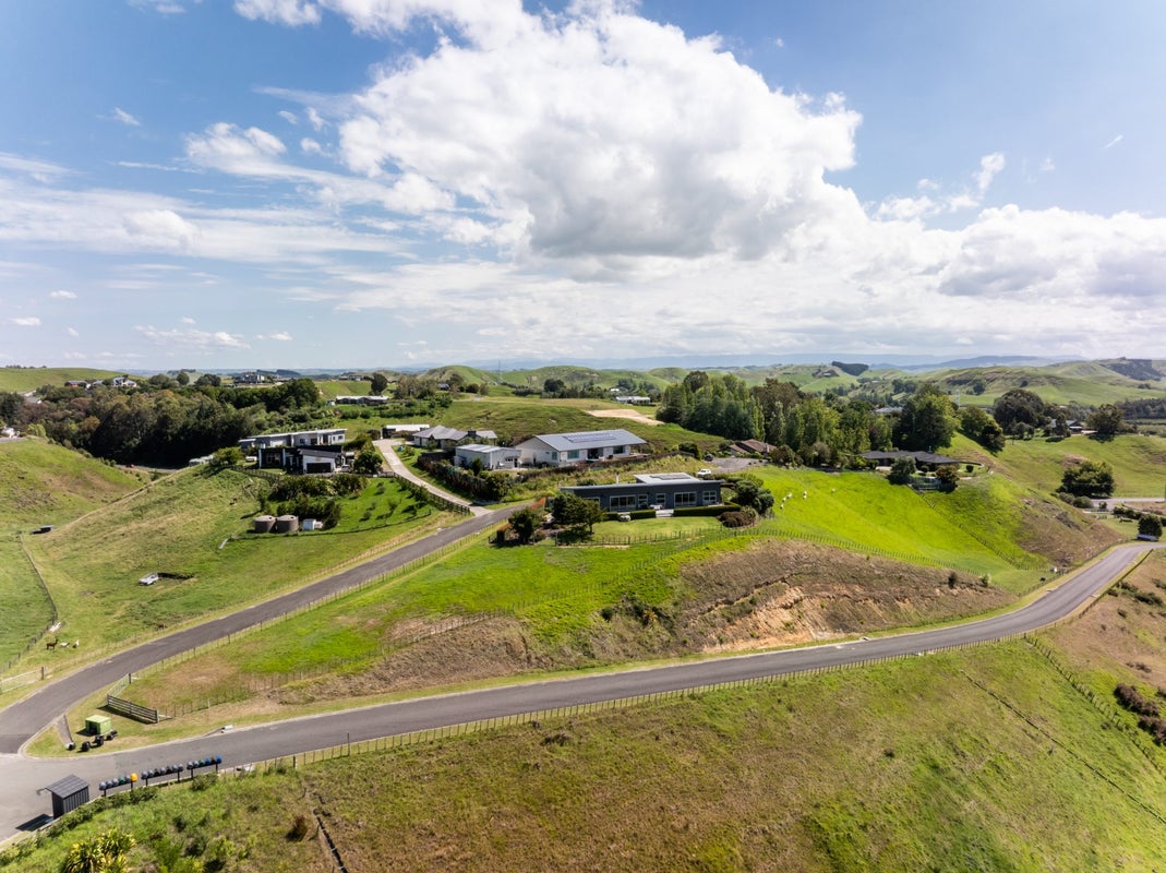 14 Quarry Ridge, Poraiti, Napier - Carousel 30