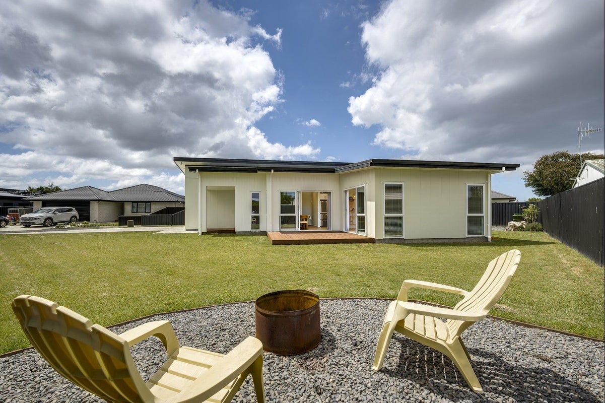 10 Whariki Crescent, Flaxmere, Hastings - Carousel 12