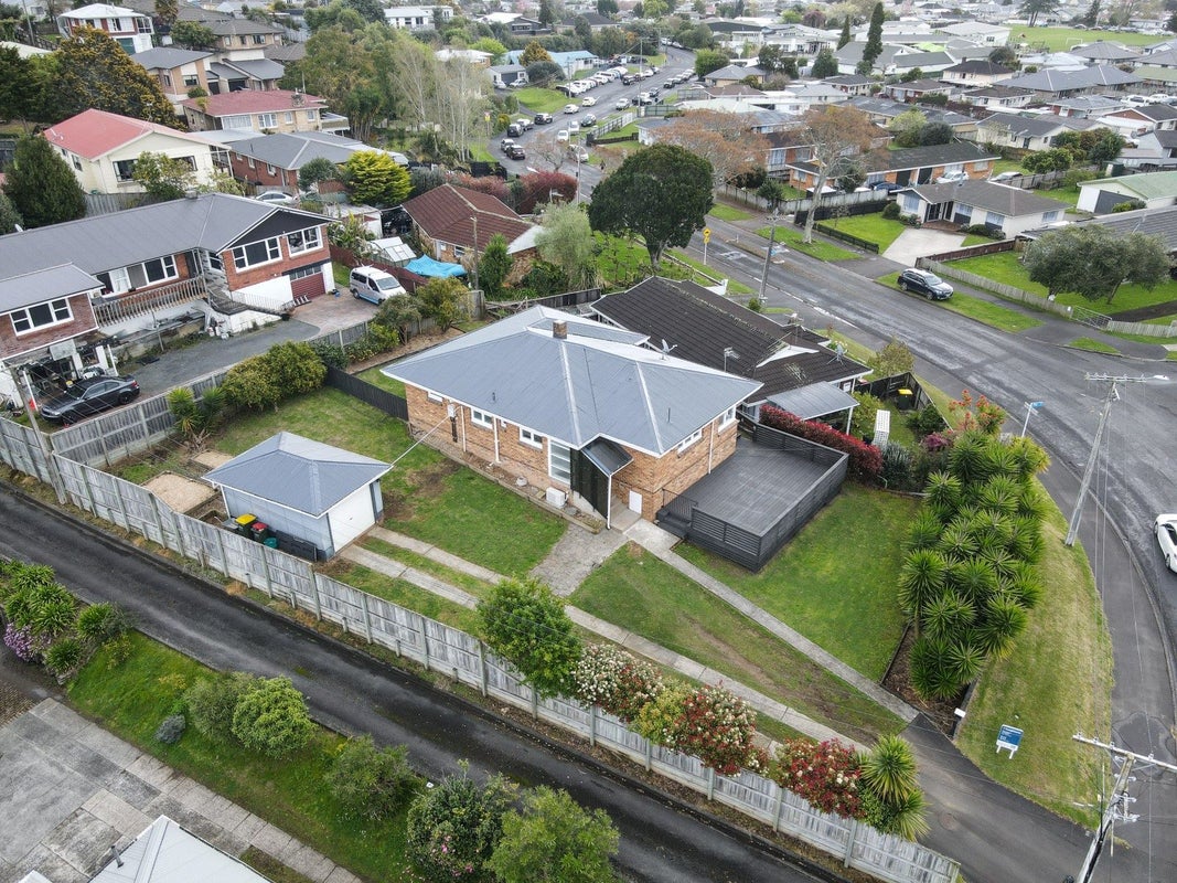 49 Livingstone Avenue, Nawton, Hamilton - Carousel 2