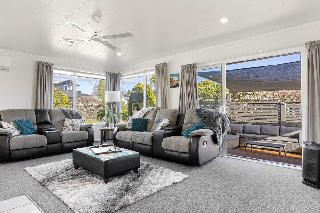 19 Holland Grove, Richmond Heights, Taupo - Carousel 2