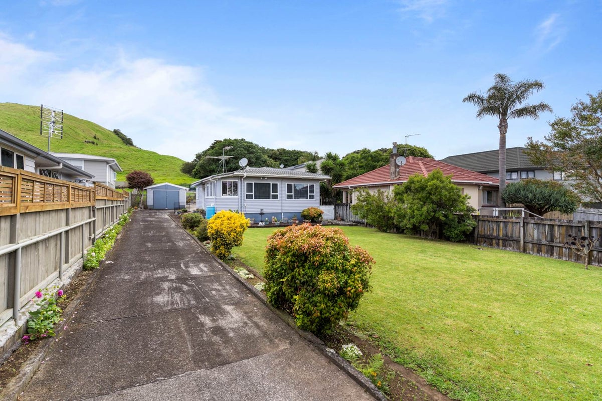 27 Gollan Road, Mount Wellington, Auckland - Carousel 1
