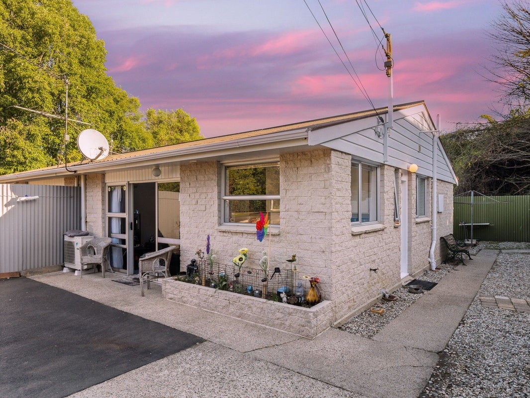 2B Runciman Street, Green Island, Dunedin - Carousel 1