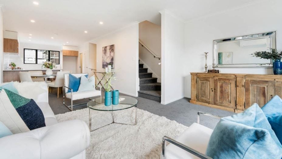 9 Henry Maxwell Way, Flat Bush, Auckland - Carousel 1