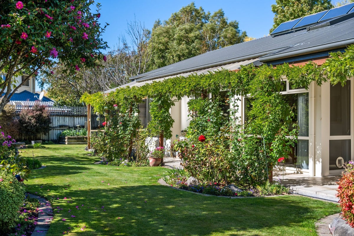 6 Livingstone Place, Springlands, Blenheim - Carousel 1