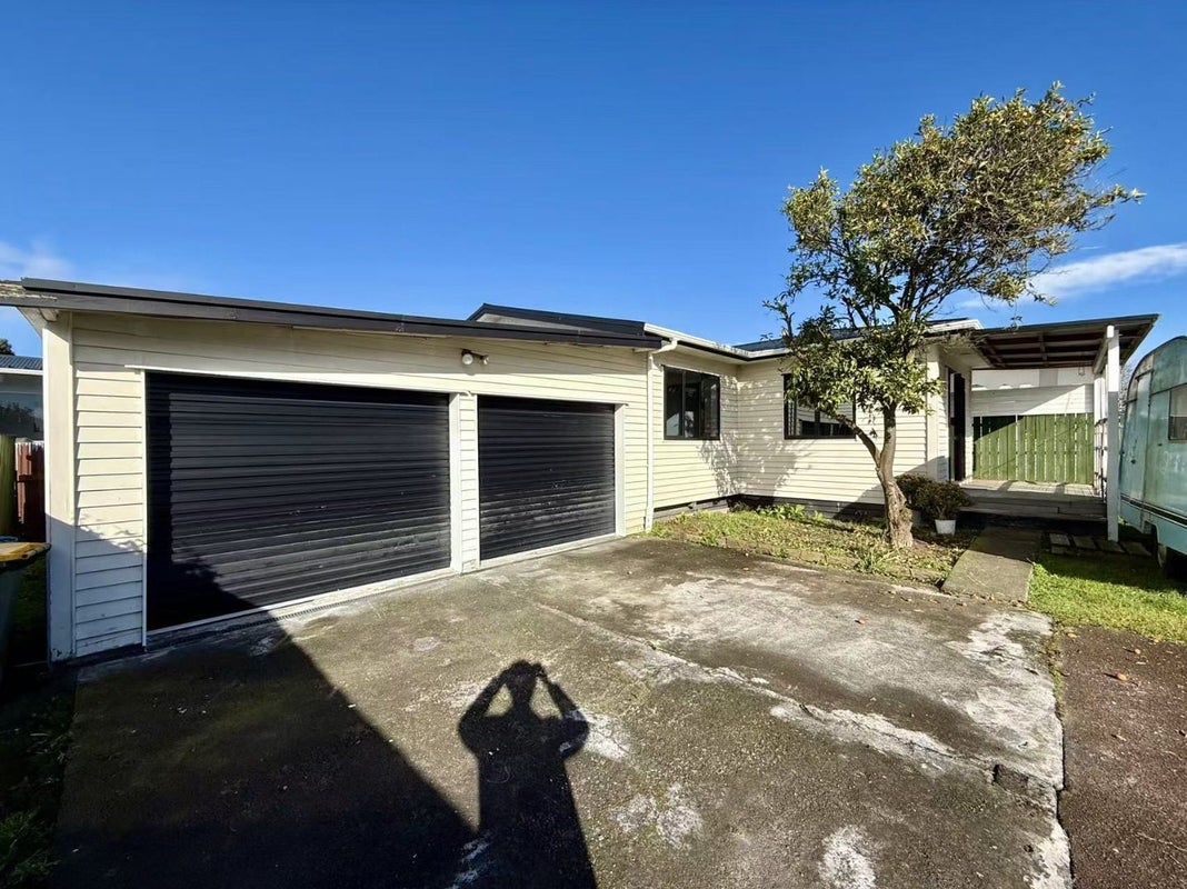 6 Durham Street, Te Atatu Peninsula, Auckland - Carousel 2
