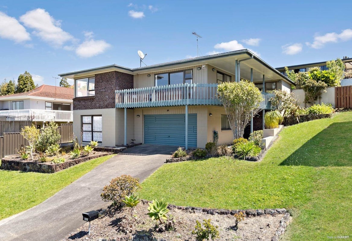 139 Chelsea View Drive, Chatswood, Auckland - Carousel 1