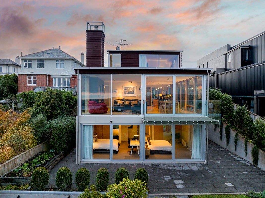28 Granville Terrace, Belleknowes, Dunedin - Carousel 1