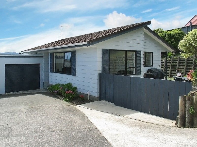 41A Bodmin Terrace, Camborne, Porirua - Carousel 1