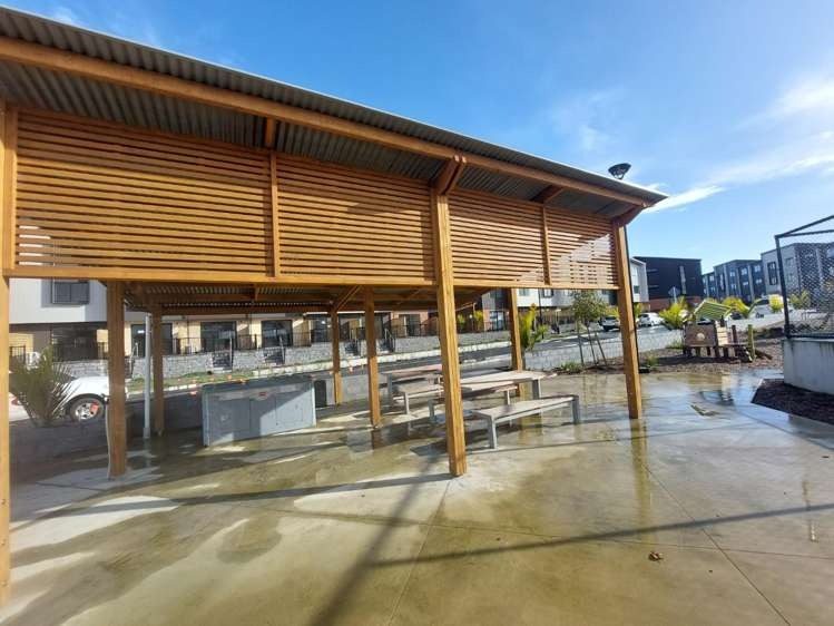 6 Selo Street, Glen Eden, Auckland - Carousel 13