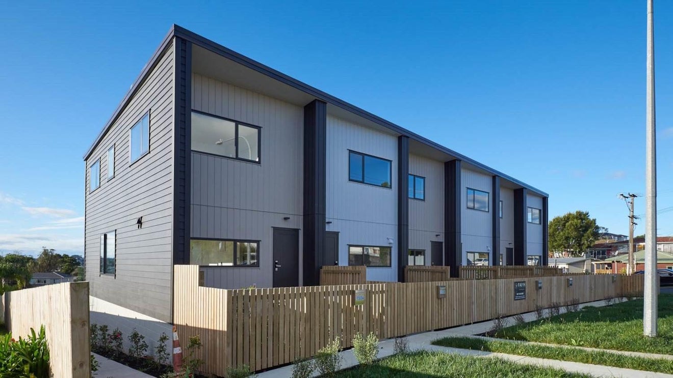 150C Chivalry Road, Glenfield, Auckland - Carousel 1