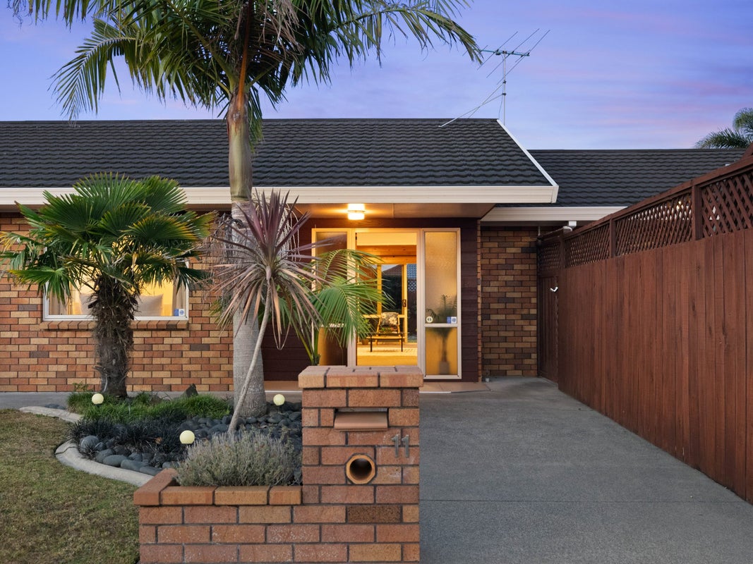 11 Graham Tagg Close, Pahurehure, Papakura - Carousel 2