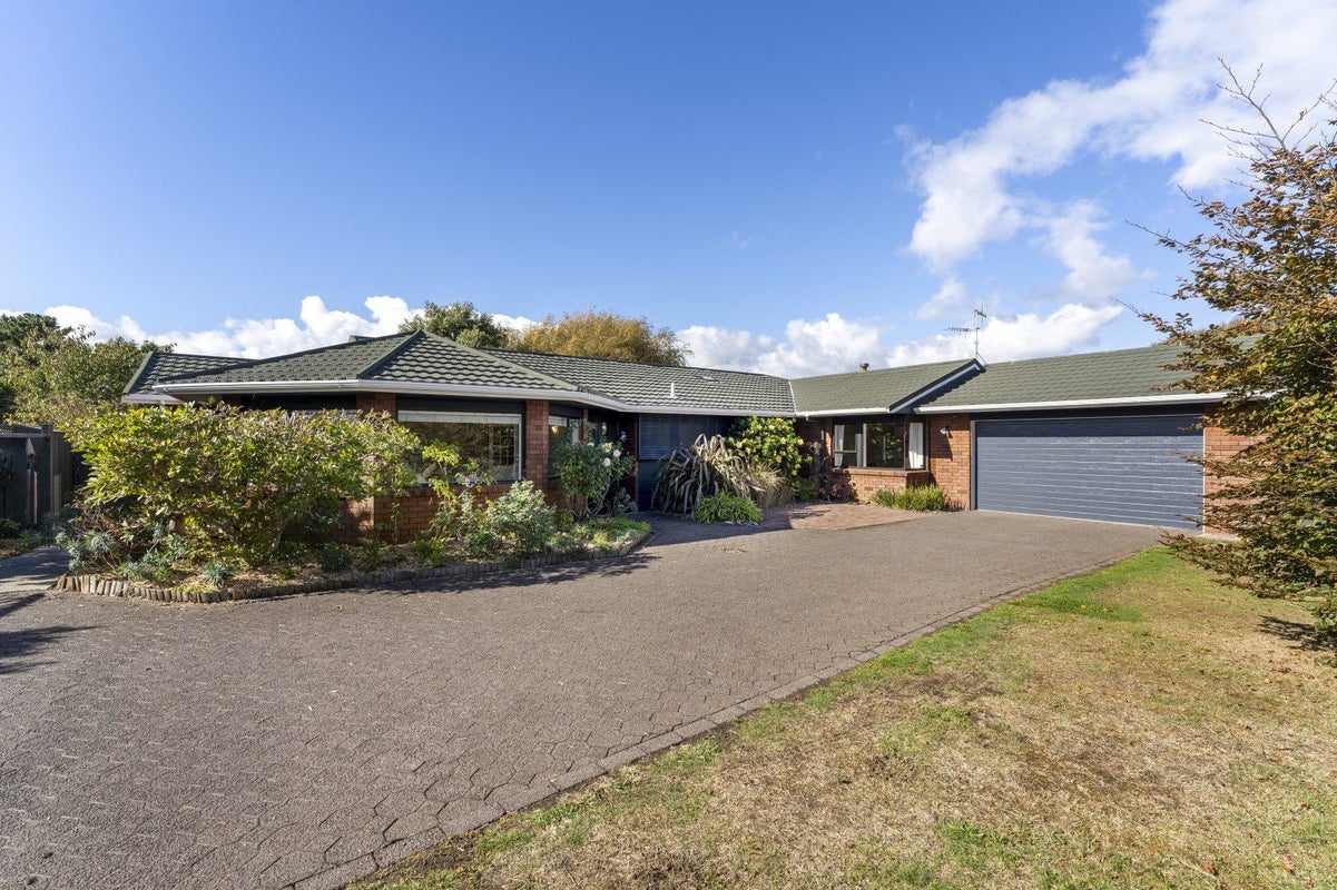 6 Pinewood Grove, Paraparaumu Beach, Paraparaumu - Carousel 1