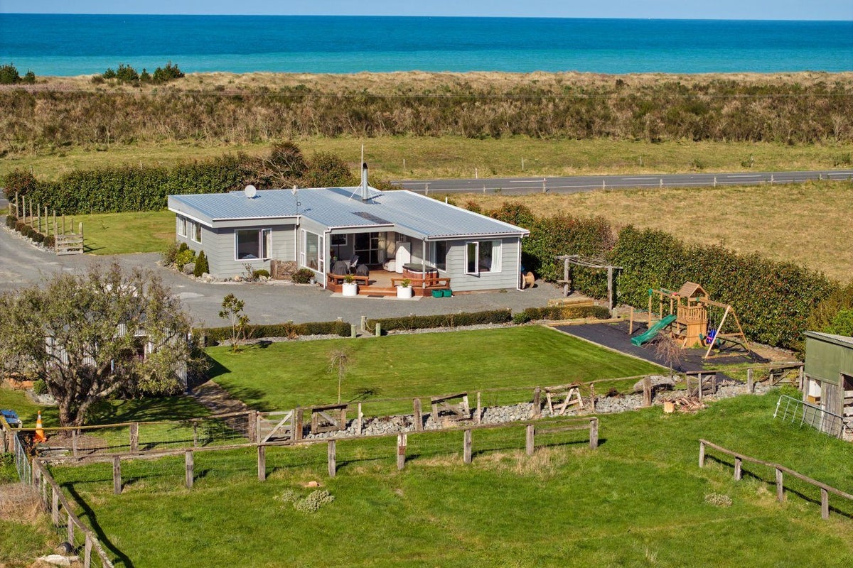 504 State Highway 1, Kaikoura - Carousel 2