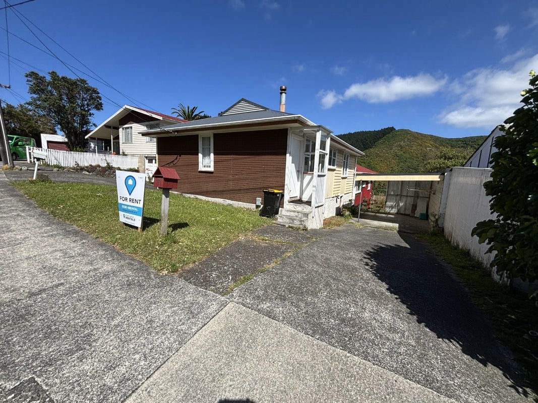 60A Montreal Grove, Kingston, Wellington - Carousel 1