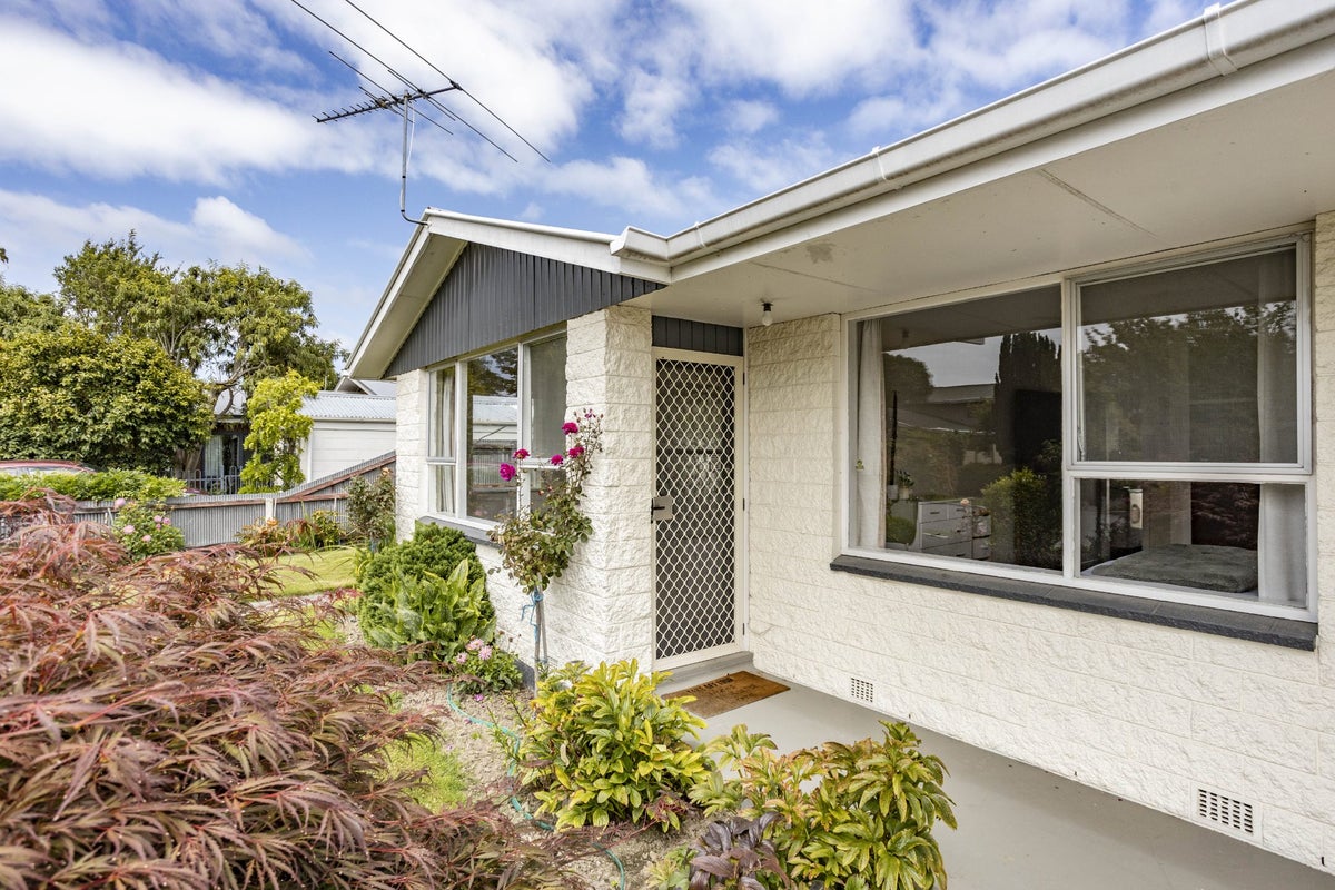 11 Freebairn Street, Redwood, Christchurch - Carousel 19