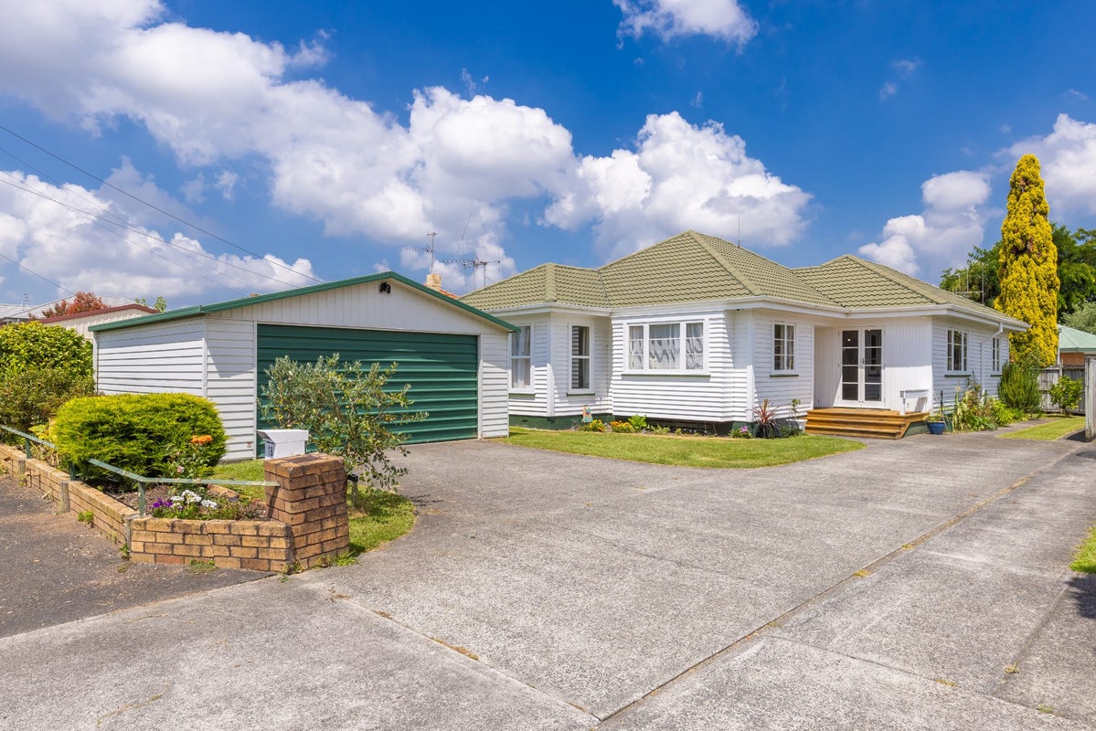 18 Pearsons Avenue, Claudelands, Hamilton - Carousel 1