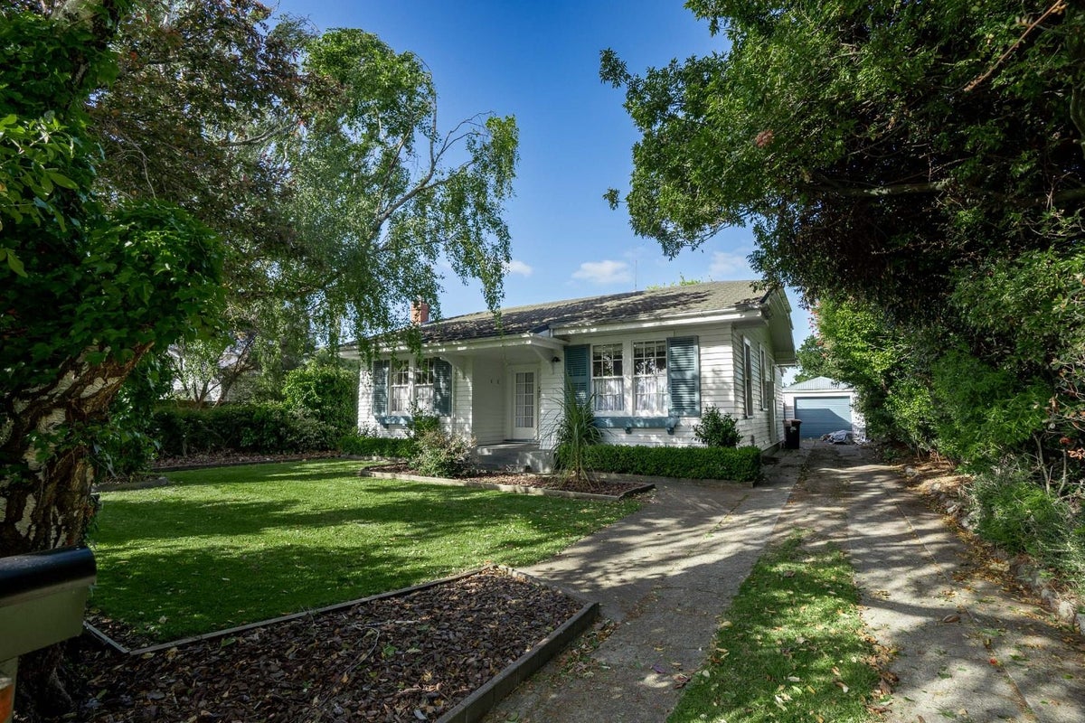 177 Fitzherbert Avenue, West End, Palmerston North - Carousel 1