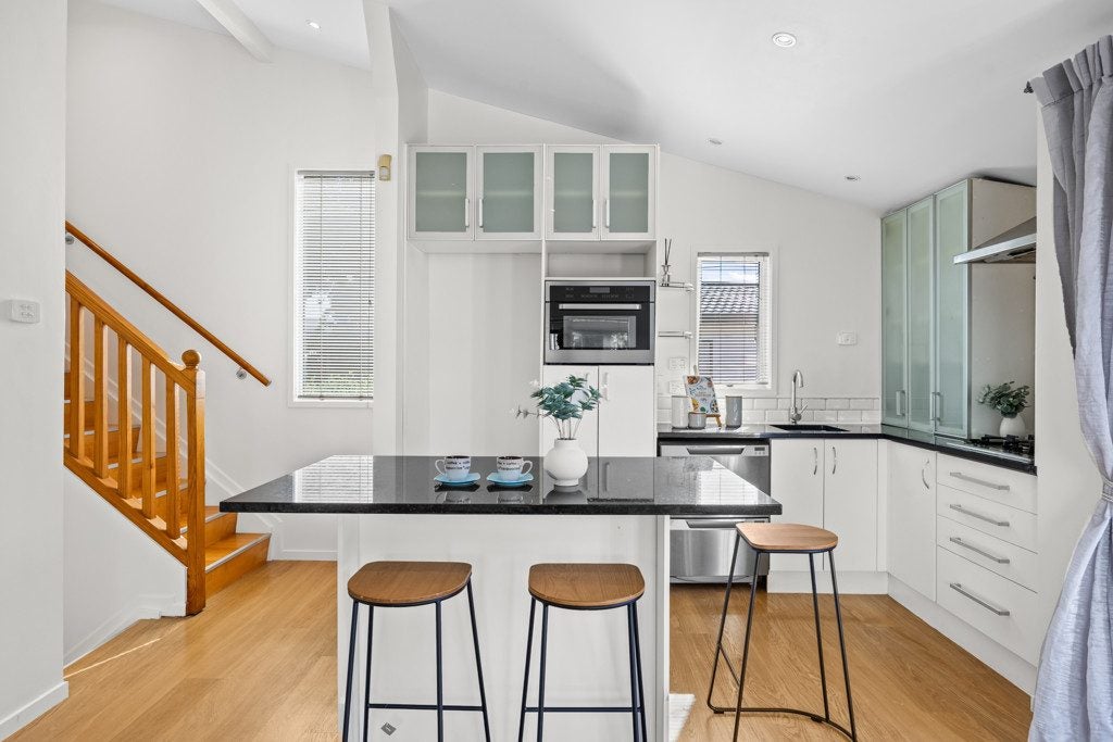 12 Tomuri Place, Mount Wellington, Auckland - Carousel 2