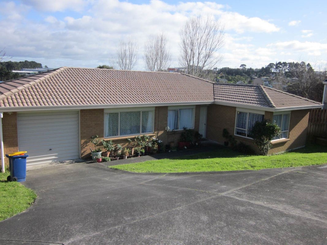 16 Altair Place, Windsor Park, Auckland - Carousel 1