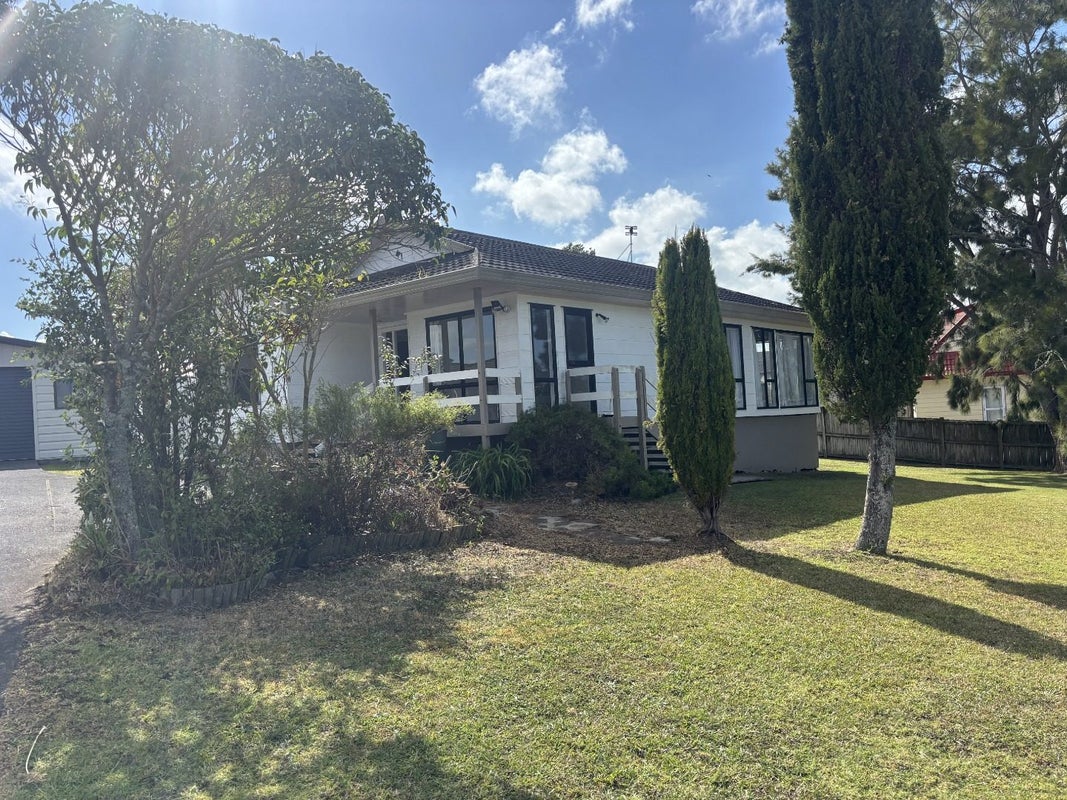 26 Miriam Corban Heights, Henderson, Auckland - Carousel 1