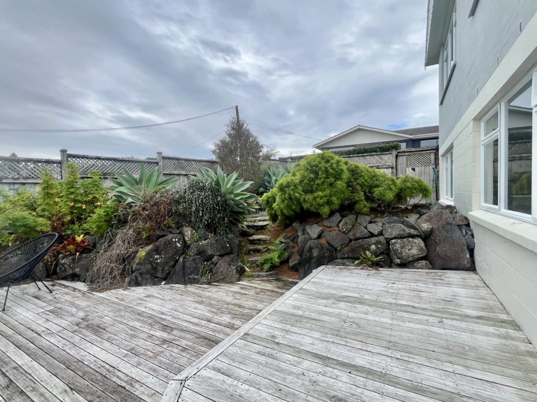 55 Braemar Road, Castor Bay, Auckland - Carousel 2