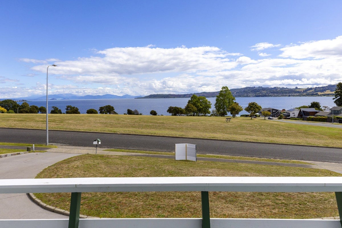 6 Ngauruhoe Street, Hilltop, Taupo - Carousel 2