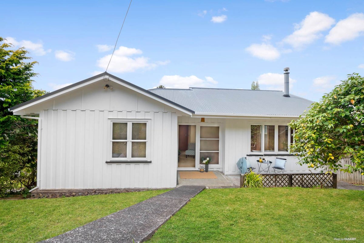 438 Huia Road, Laingholm, Auckland - Carousel 2