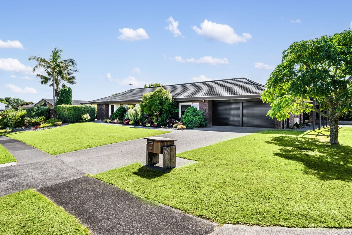 138 Bramley Drive, Farm Cove, Auckland - Carousel 1
