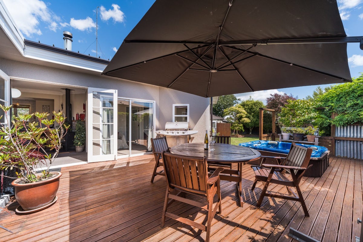 5 Karamu Avenue, Takaro, Palmerston North, Manawatu / Whanganui - Carousel 1