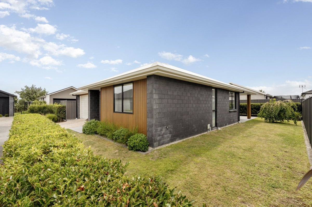 8 Shannon Lane, Pyes Pa, Tauranga - Carousel 12