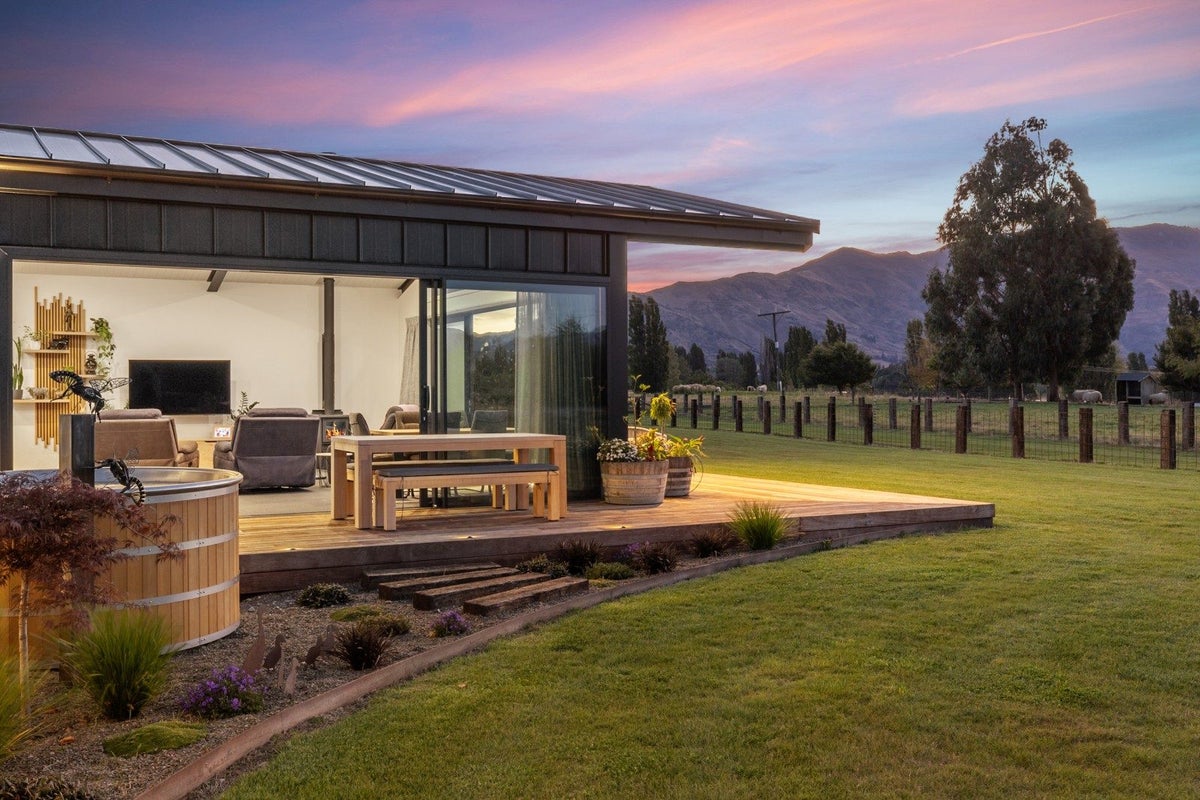 87 Black Peak Road, Wanaka, Wanaka - Carousel 2
