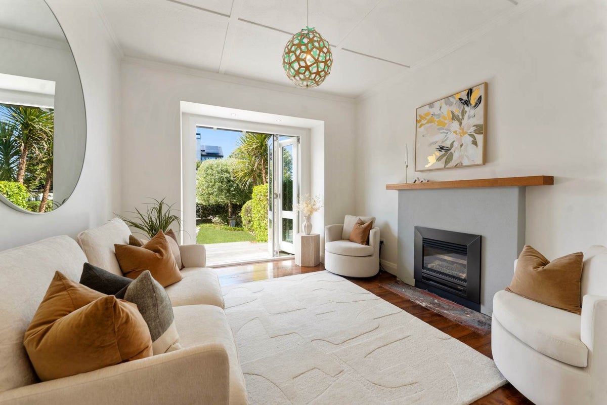 11 Palmerston Road, Birkenhead, Auckland - Carousel 2