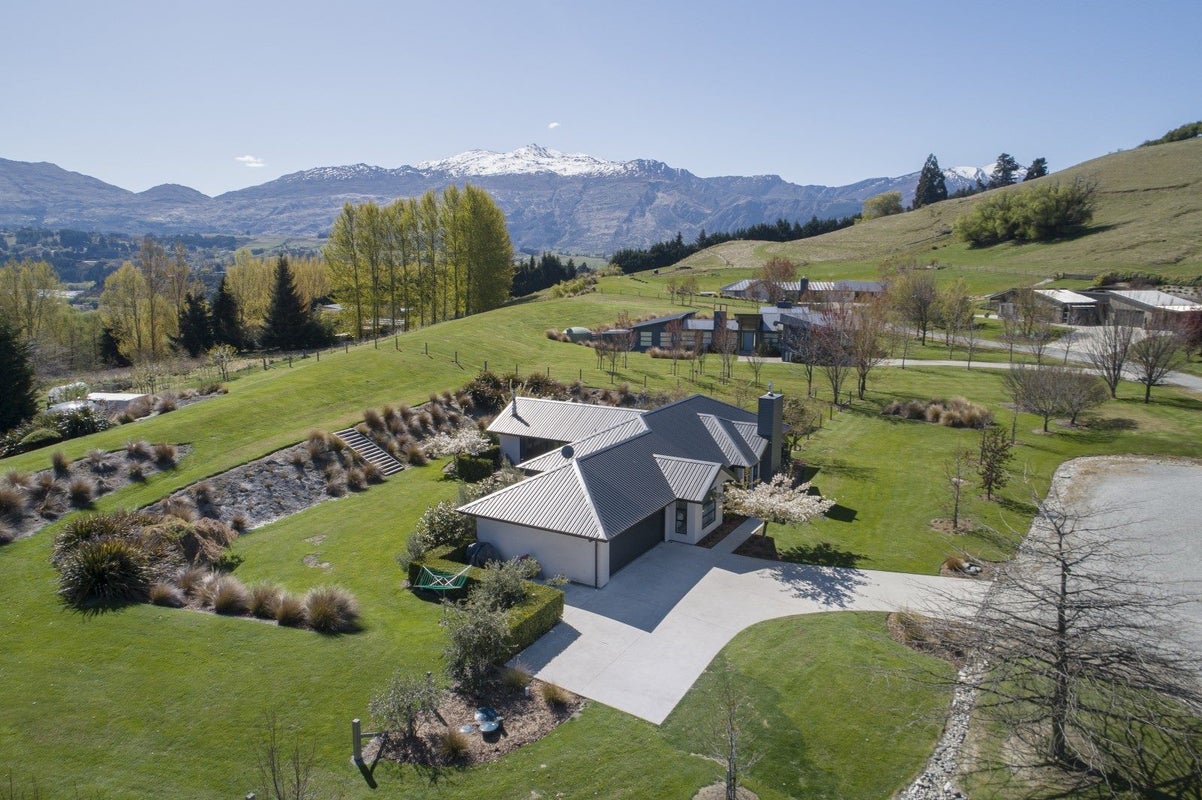 39 Springbank Grove, Lower Shotover, Queenstown - Carousel 24