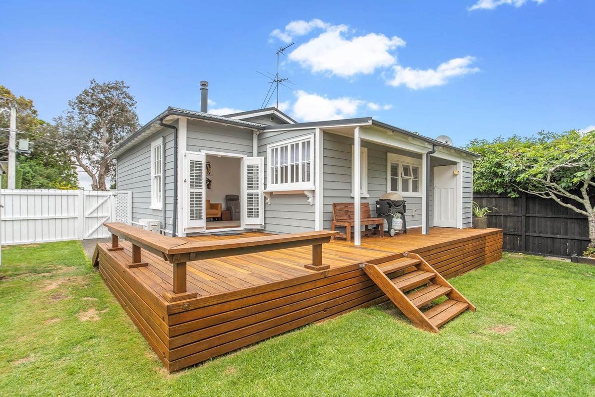 50 Cameron Street, Onehunga, Auckland - Carousel 1