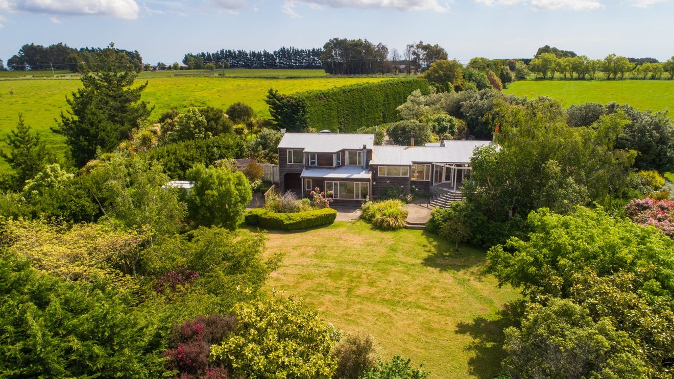 302 Mount Stewart Halcombe Road, Sanson, Palmerston North - Carousel 1