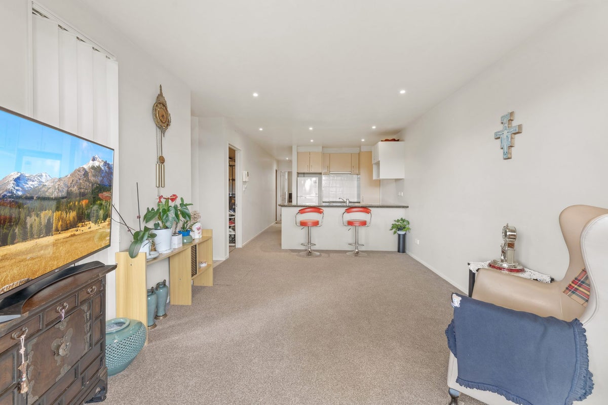 9/8 Landscape Road, Papatoetoe, Auckland - Carousel 2