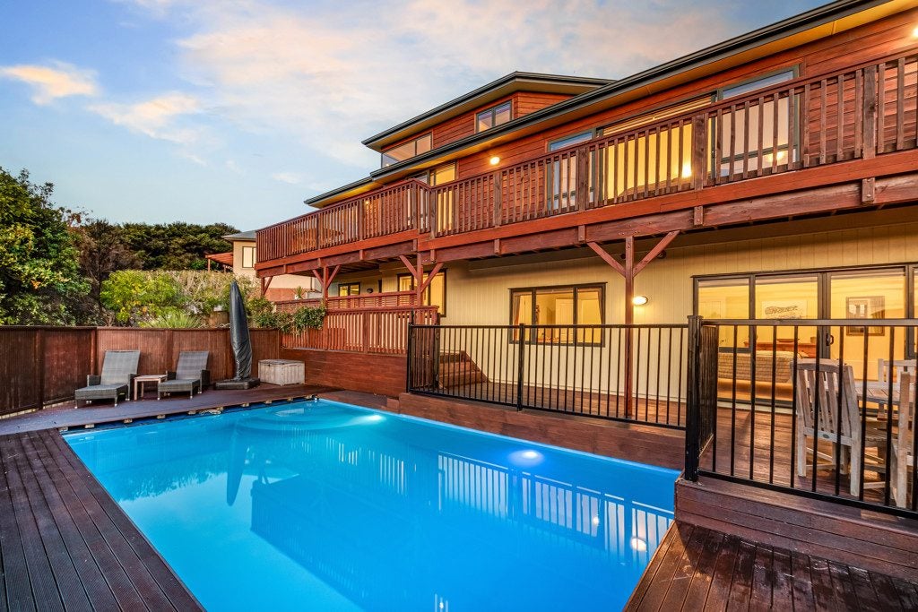 22 Port Lane, Whitby, Porirua - Carousel 2