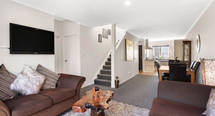 14 Brashier Circle, Sunnyvale, Auckland - Carousel 2