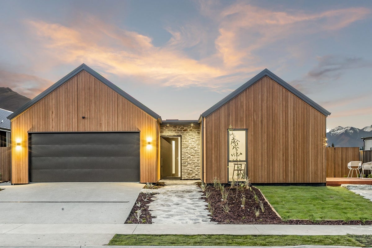 15 Packer Road, WANAKA - Carousel 1