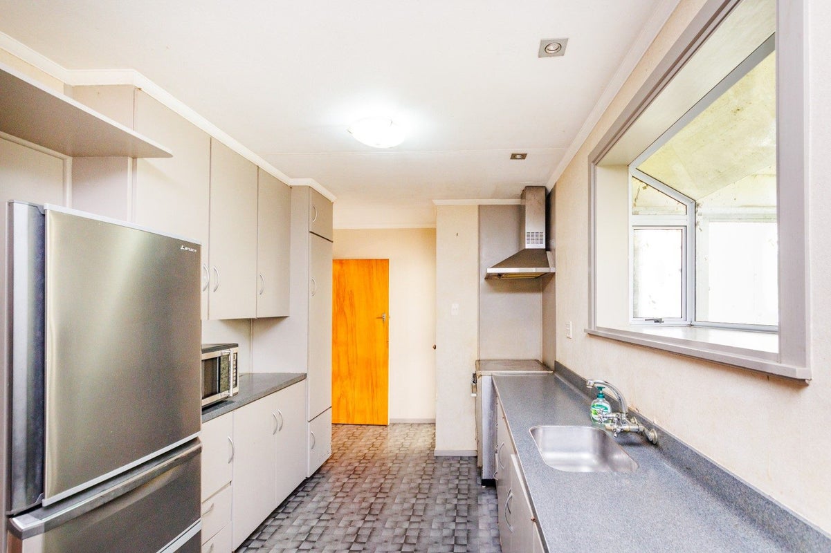 53 Ruamahanga Crescent, Terrace End, Palmerston North - Carousel 2