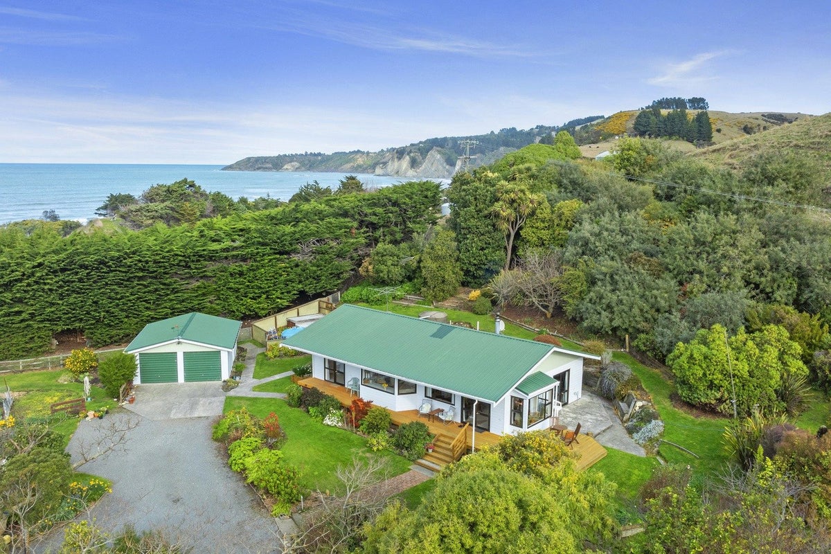 670 Gore Bay Road, Gore Bay, Cheviot - Carousel 2
